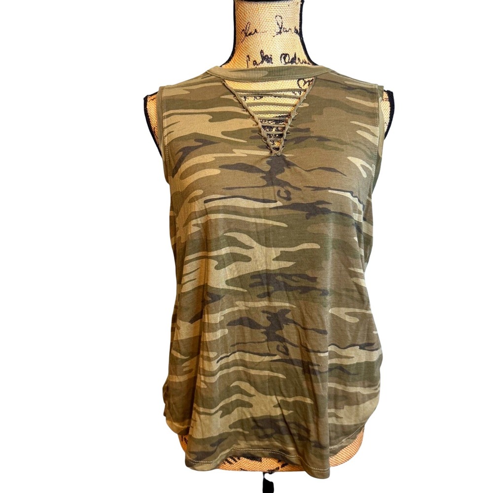 So Womens Camo Muscle Tank Top‎ Green Camouflage Strappy V-Neck Cutout Medium